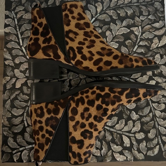 MARC FISHER Genuine Calf Hair Leopard Print Leather Booties Boots Size 5 - Picture 2 of 6